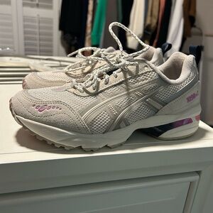ASICS Women's Sneakers - 1090 V2